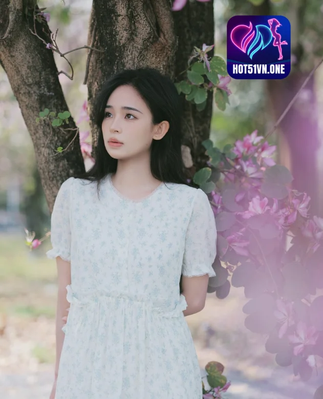 You are currently viewing Cheng Zi: Ngôi Sao Trung Quốc Xinh Đẹp Trên Hot51 – Hành Trình Tinh Tế trên Hotlive One và Yylive. Beautiful Chinese Star on Hot51